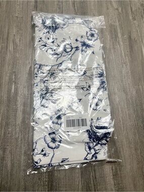 Chico's White Tote with Navy Floral Sketch